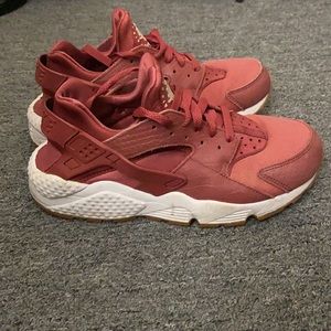Red Nike : Huarache